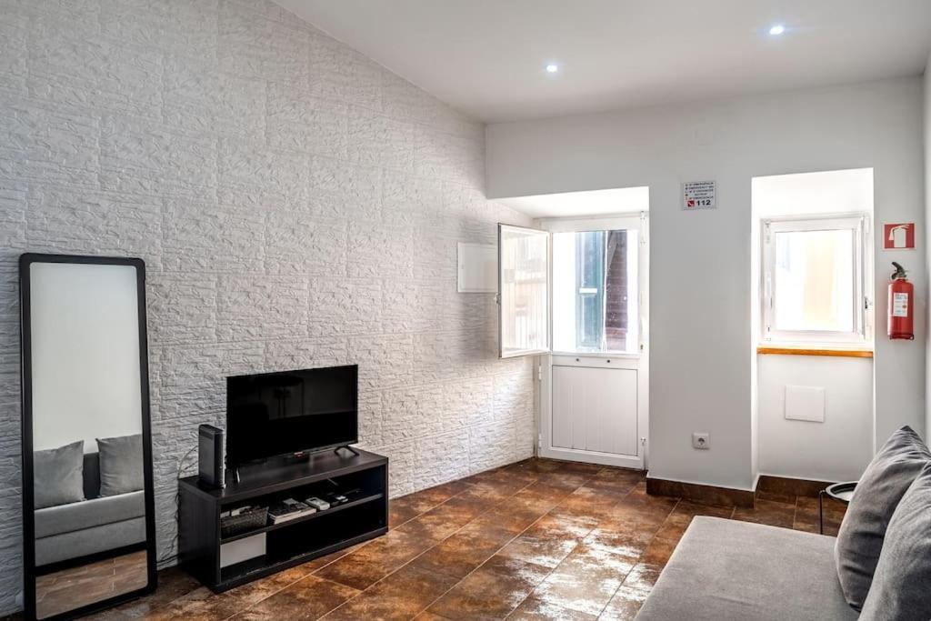 Cozy Ground Floor Studio With Ac And Loft Bedroom Lissabon Exterior foto